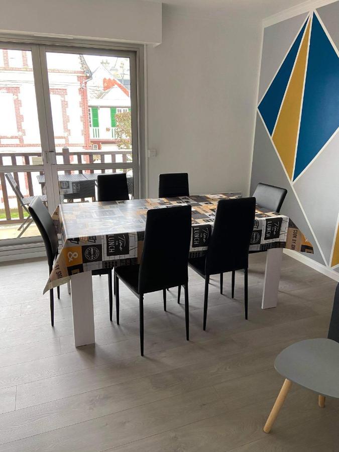 Cabourg Centre, Appartement Pour 4 Personnes A 100M De La Mer Exterior foto